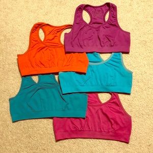 Bundle of 5 Tek Gear sports bras - size Medium